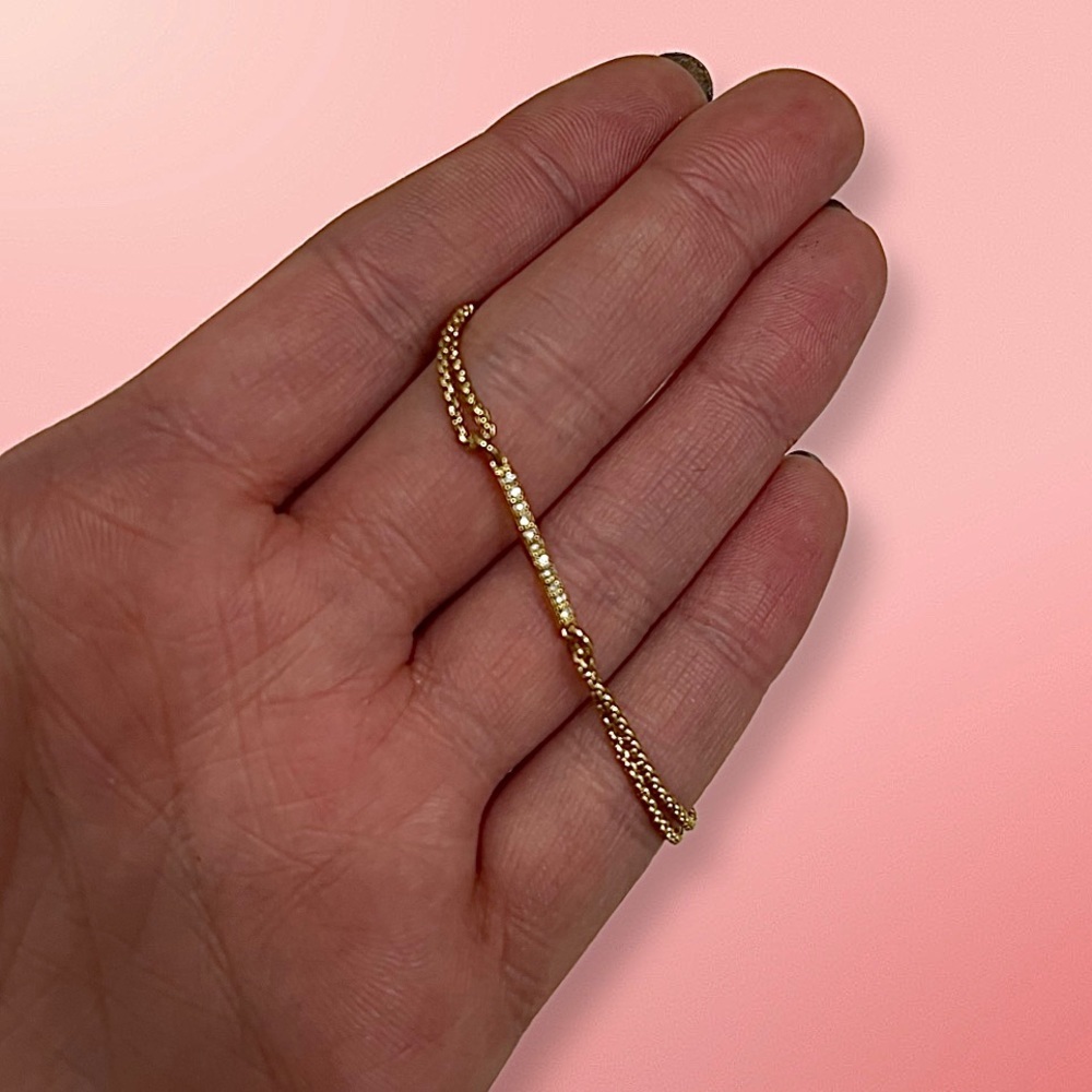 ⚡️5 for $25⚡️ Dainty gold Lia Sophia bracelet - Picture 2 of 2